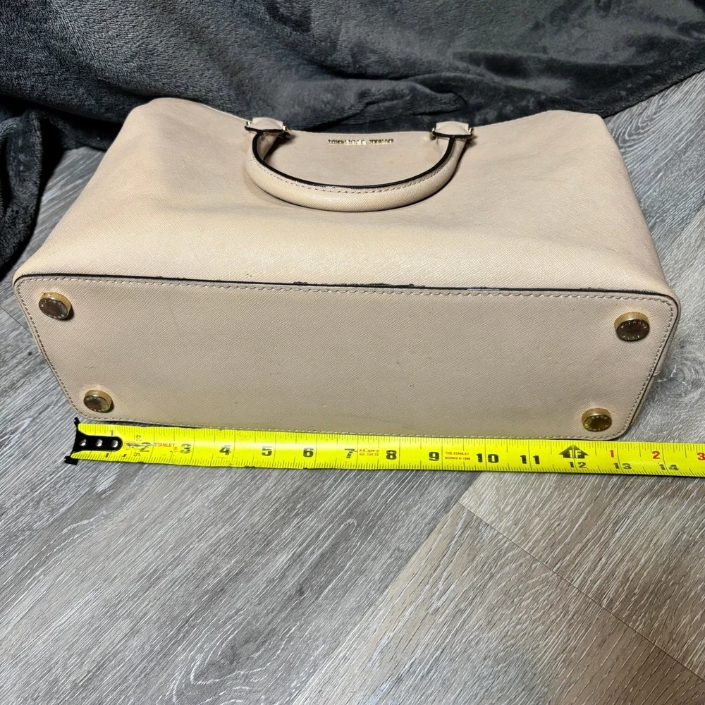 Michael Kors‎ Beige Saffiano Leather Satchel Handbag Gold Hardware Neutral Tote